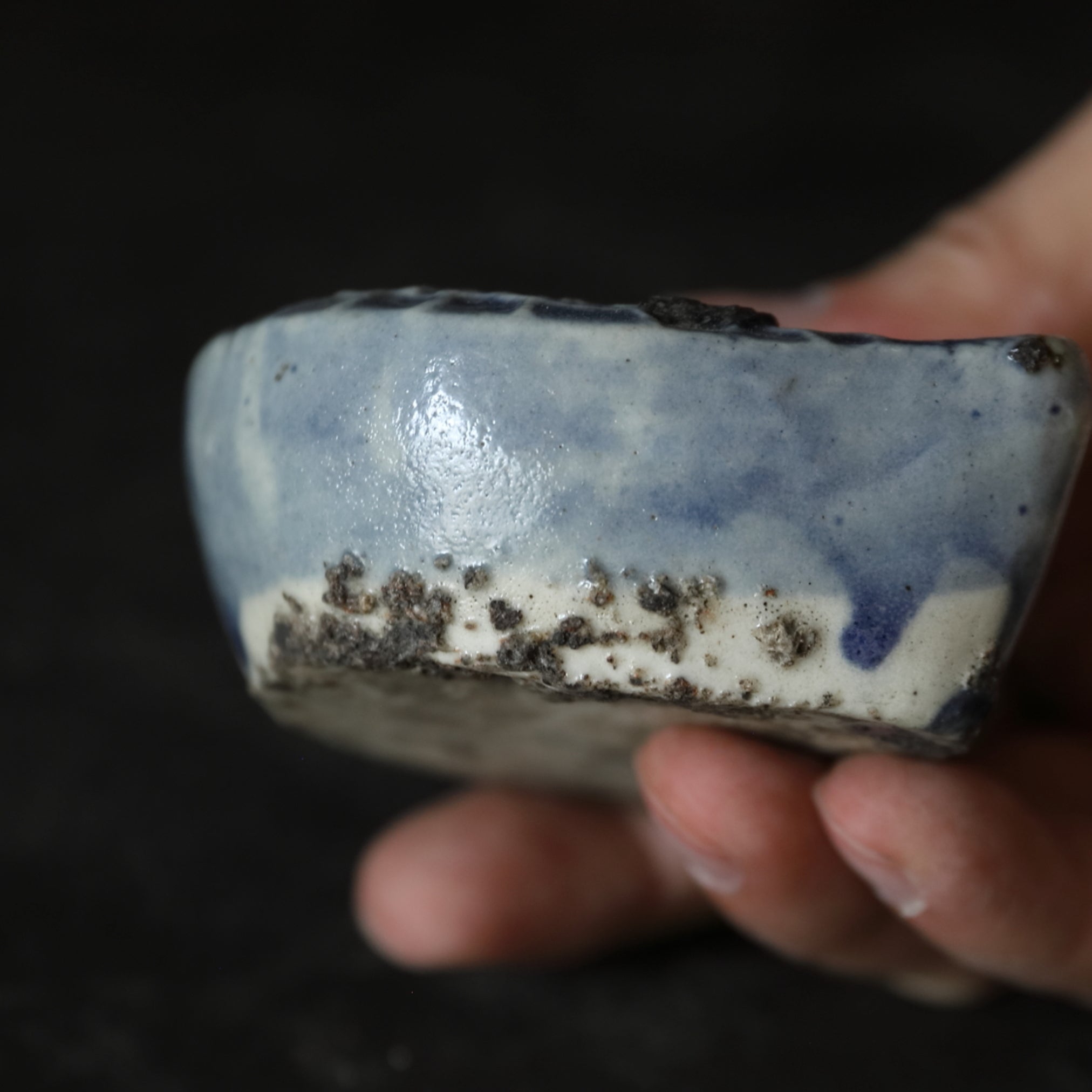 李朝 瑠璃釉鯉形水滴（1392–1897 CE） | 入蘆花（ロカニイル）