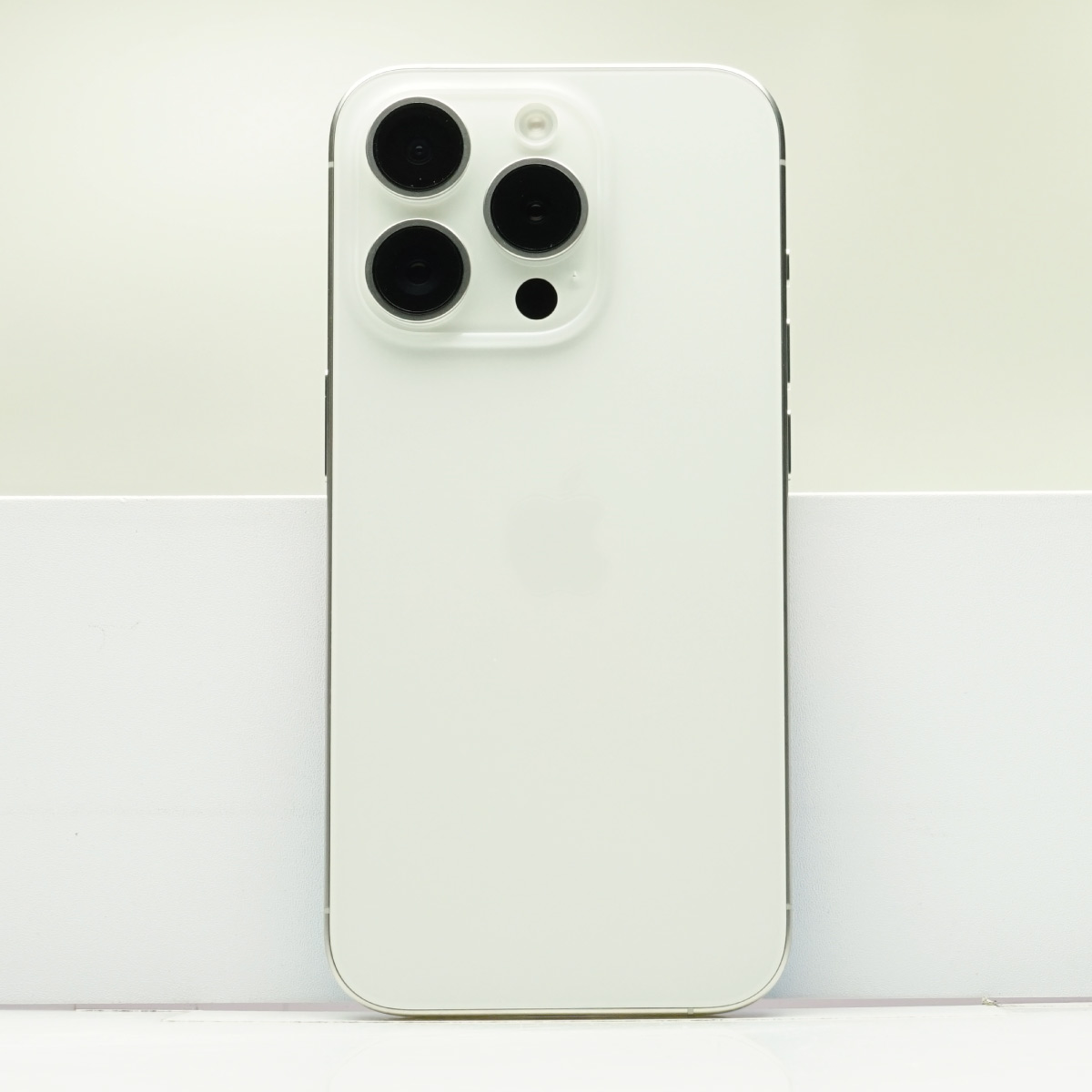 iPhone 15 Pro Max 256GB SIMフリー Aランク 中古 本体 スマホ