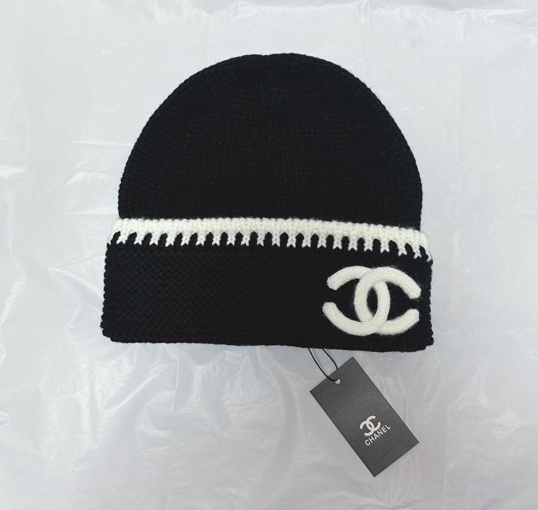 CHANEL ニット帽子ブラック 黒/白 CHANEL（シャネル） 美品 スパンコール ニット 帽子 キャップ 黒×白