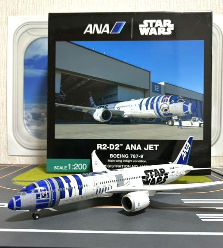ANA STARWARS R2D2 B787-9 1/200 プラ完成品 1/200 B787-9 ANA STAR WARS/スターウォーズ R2-D2ジェット JA873A