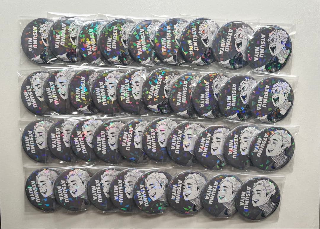 ハイキュー　宮侑　缶バッジ　35個　痛バ付き　即購入OK‼️ ハイキュー 宮侑 缶バッジ 35個 痛バ付き 即購入OK‼️ - メルカリ